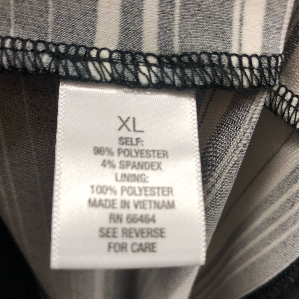 Roz & Ali Black/Pink/White  Floral Sheath Dress - Picture 12 of 16